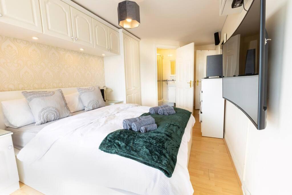 Stunning Views And City Side-Belfast City-2 Bedroom-5 Guests-Wifi & Parking Eksteriør bilde