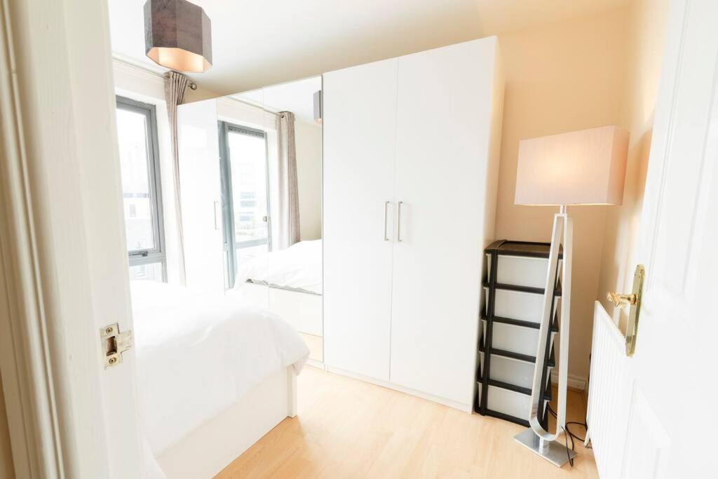 Stunning Views And City Side-Belfast City-2 Bedroom-5 Guests-Wifi & Parking Eksteriør bilde